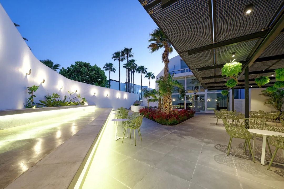 Nautilus Luonge Bar & Terrace
