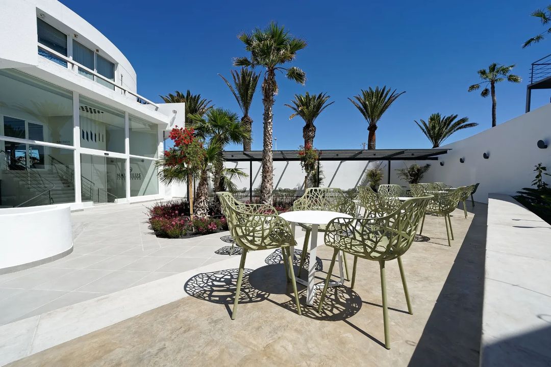 Nautilus Luonge Bar & Terrace