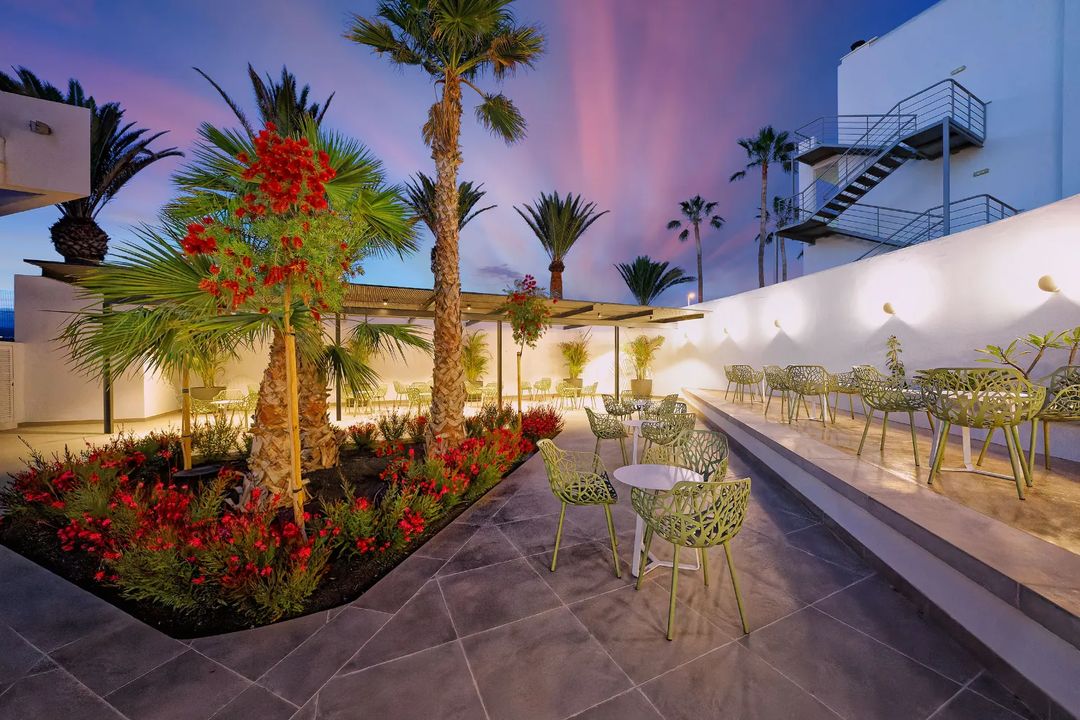 Nautilus Luonge Bar & Terrace