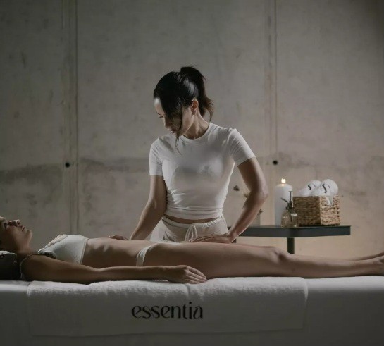 White Forever Hairstylist