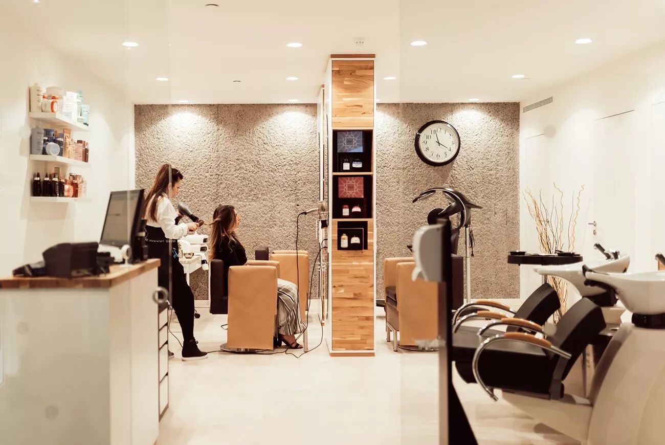 White Forever Hairstylist