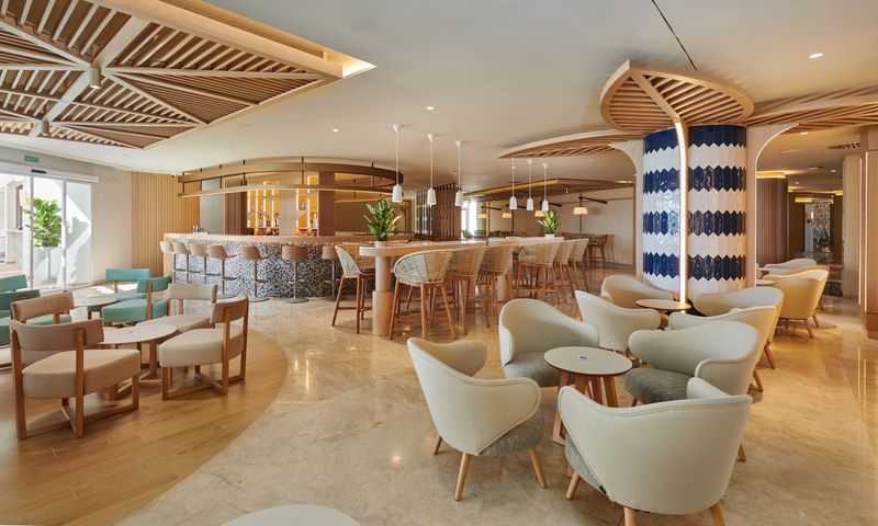 Lobby bar